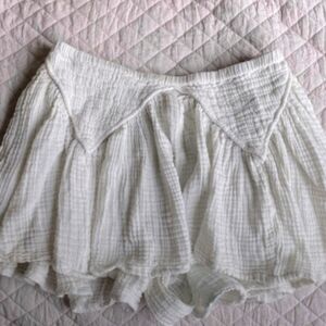 Free People Off White flowy shorts